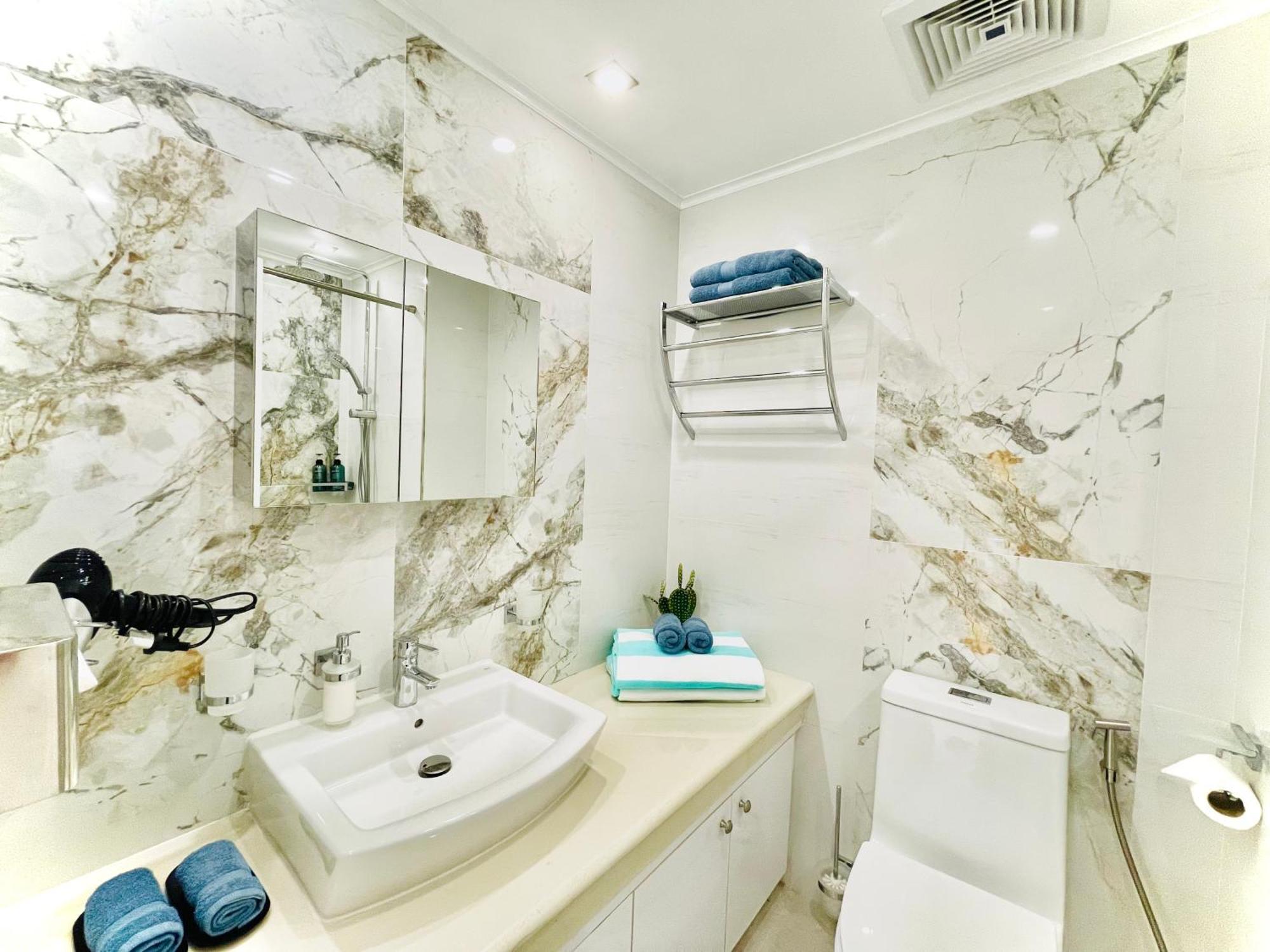 Sophisticated Oceanview Studio In La Mirada Apartment มักตัน ภายนอก รูปภาพ