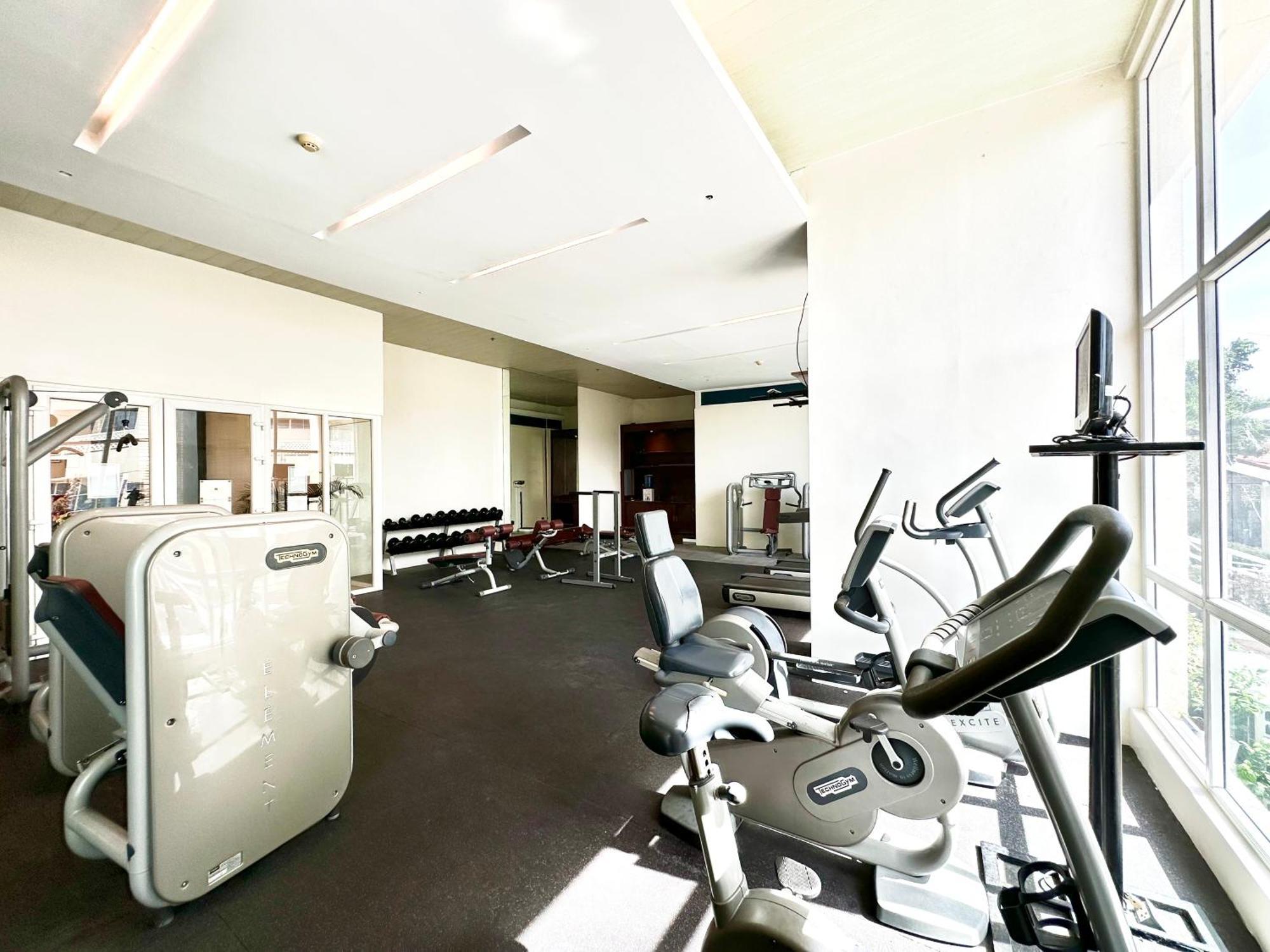 Sophisticated Oceanview Studio In La Mirada Apartment มักตัน ภายนอก รูปภาพ